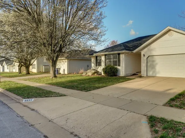 5533 S Walnut Hill Ave, Springfield, MO 65810