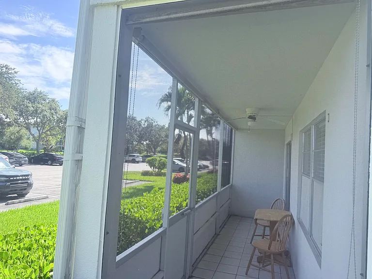 52 Mansfield Dr #B — Photo 26