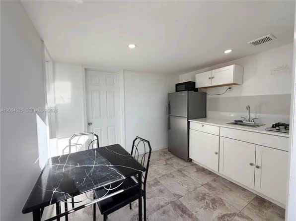 12435 SW 42nd St #3, Miami, FL 33175