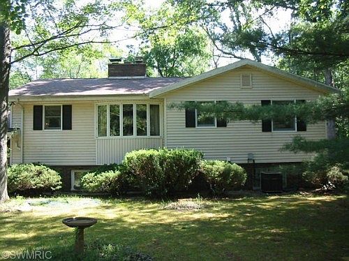 1st image of 35824 Riverview Dr