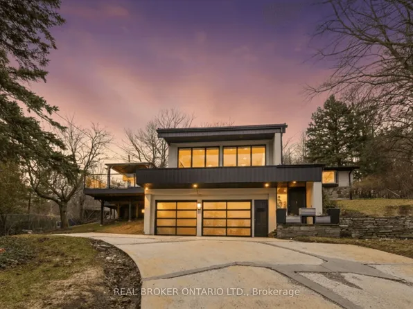 3 Chicopee Ter, Kitchener, ON N2A 1T2