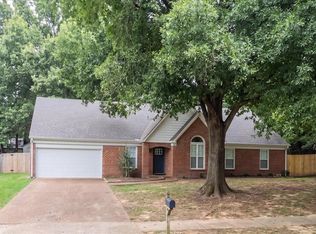 978 Hunters Point Dr, Cordova, TN 38018