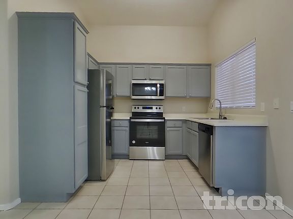5th image of 2022 E Winston Dr