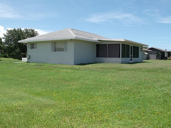 3rd image of 501 NW Twylite Ter