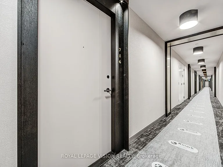858 Dupont St #716 — Photo 19