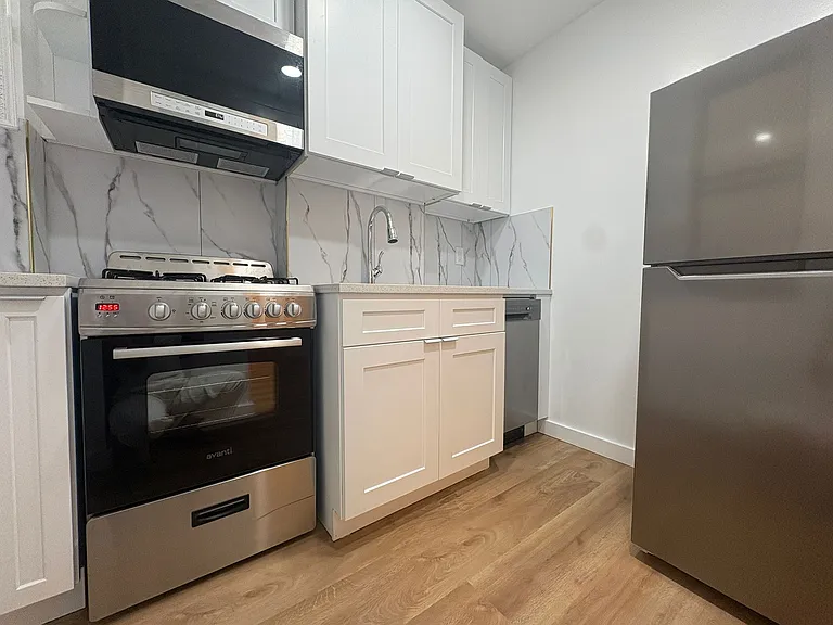 74 W 68th St #4F — Photo 1