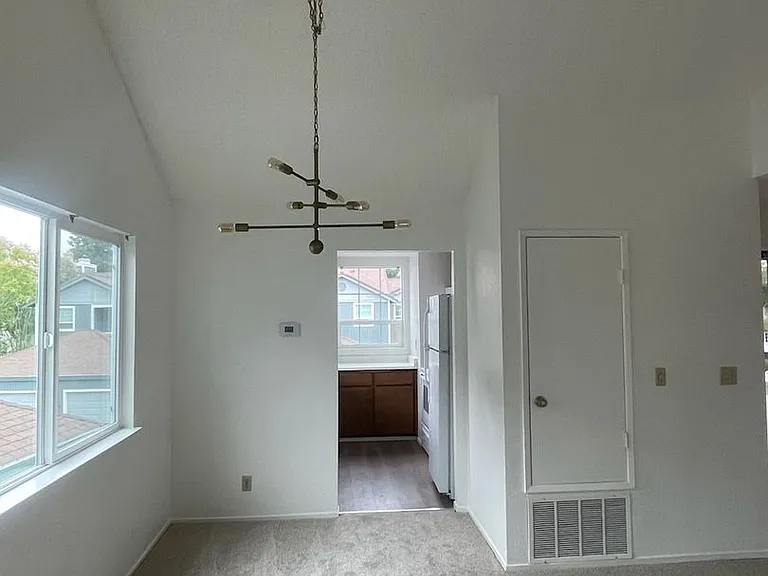 1816 Shirley Dr — Photo 2