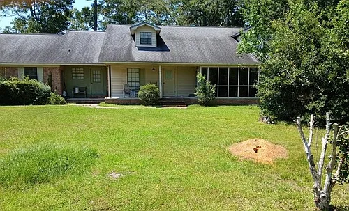 6421 Parliament St Photo 1