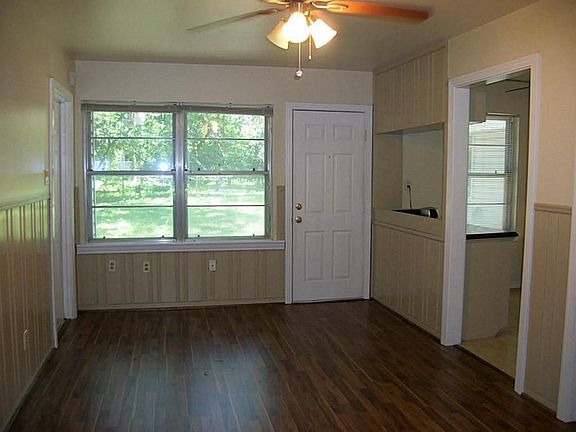4th image of 1718 Pine Village Dr