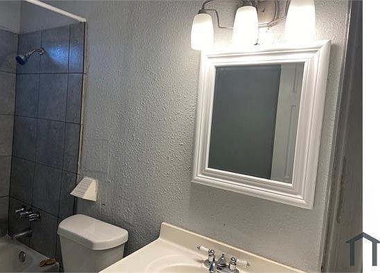 2nd image of 12826 Glenhollow Dr