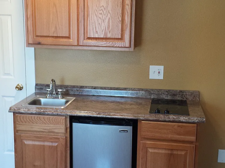 650 Marion St NE #10 — Photo 9