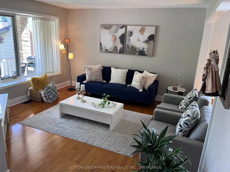 823 Robson Pl — Photo 3