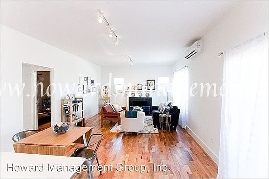 4th image of 3216 Bellevue Ave
