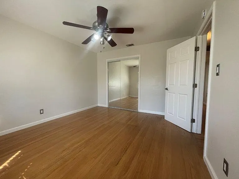 3922 Arden Way — Photo 12