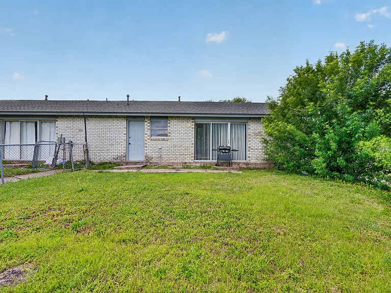 1408 Yukon Dr — Photo 12