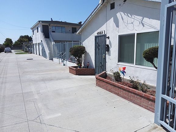 2nd image of 4916 Elizabeth St #4918-3/4
