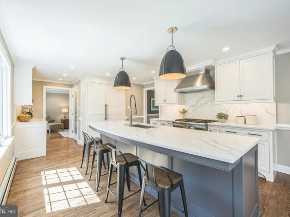 115 W Possum Hollow Rd, Rose Valley, PA 19086