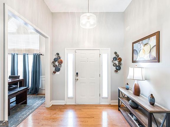 5th image of 112 Finch Dr