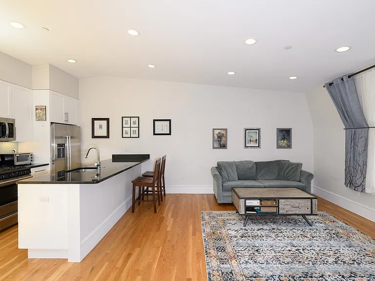 87 3rd St #1 — Photo 5