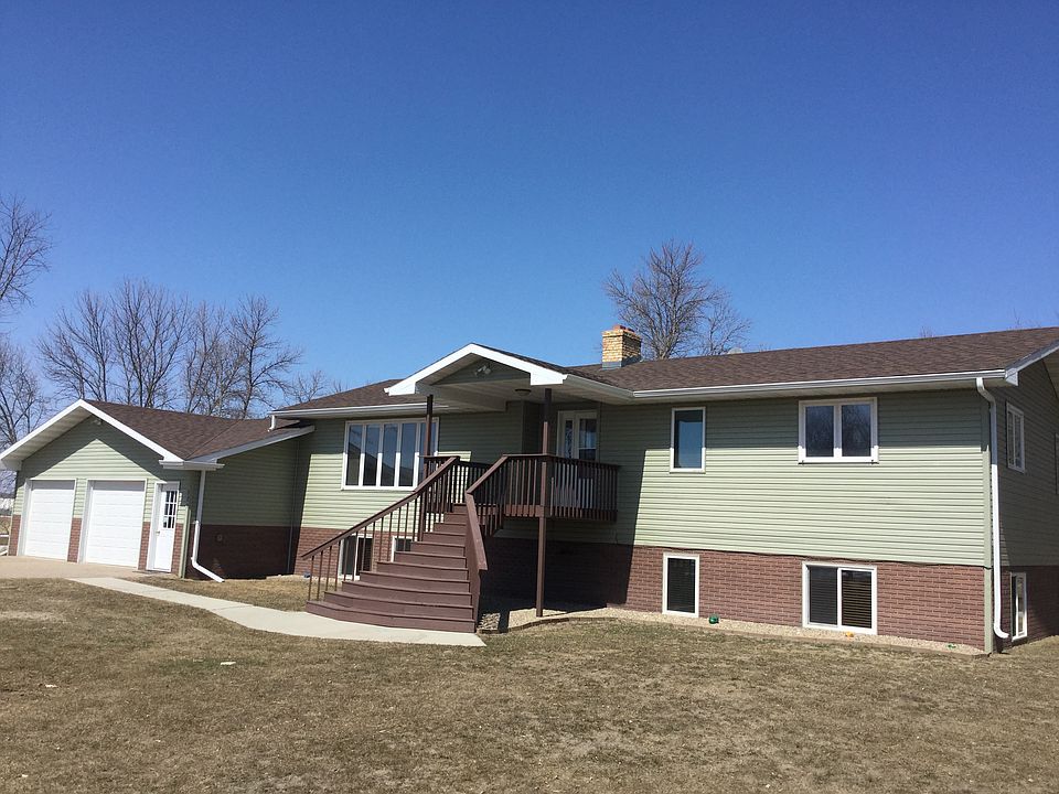 1st image of 725 Country Club Dr
