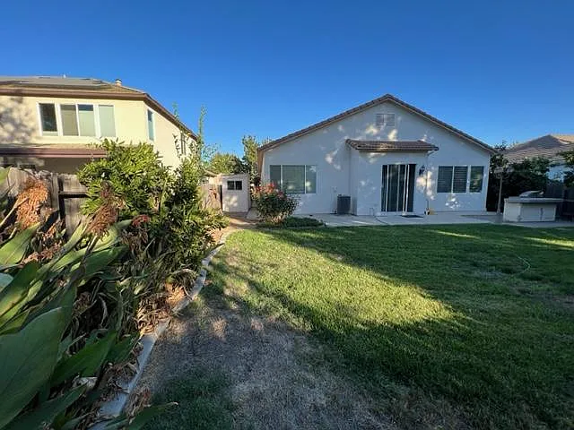 4047 Strolling Ct — Photo 14