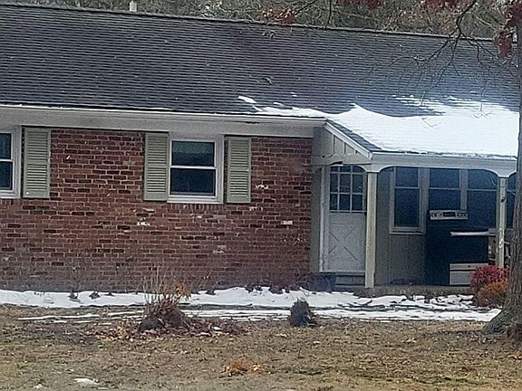 2nd image of 17 Winding Way