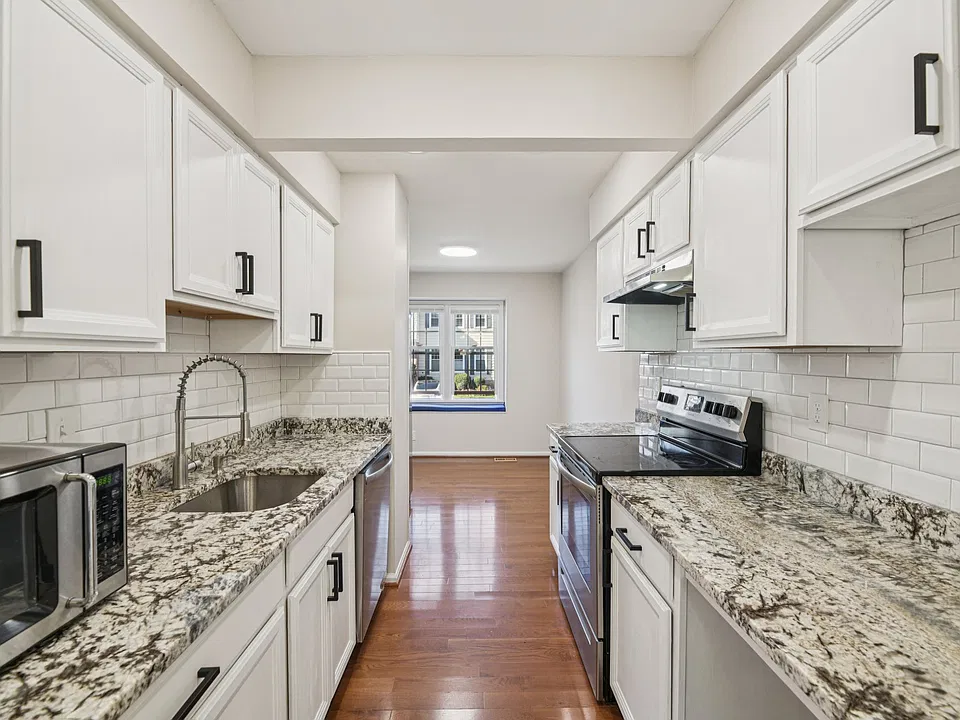 9934 Longford Ct