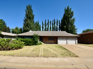948 19th St W, Dickinson, ND 58601