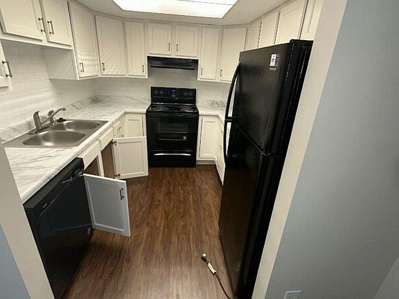 2nd image of 2074 Park Run Dr APT D