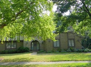 2444 Collins Dr, Columbus, OH 43085