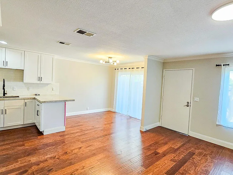 1653 Kentfield Ave — Photo 13