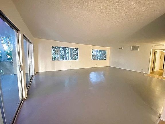 3rd image of 1817 N Fuller Ave #202