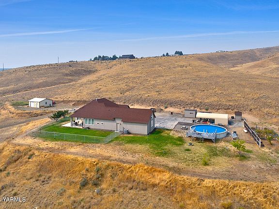3rd image of 1330 Wenas View Dr