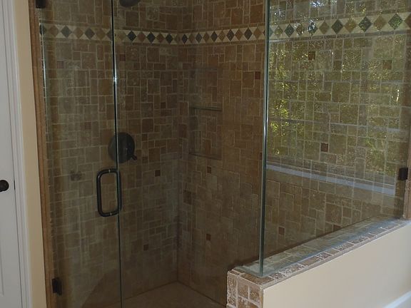 4th image of 174 Fernbrook Dr