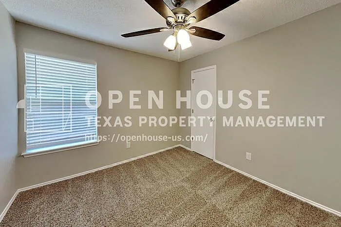 649 Blueberry Hill Ln — Photo 12