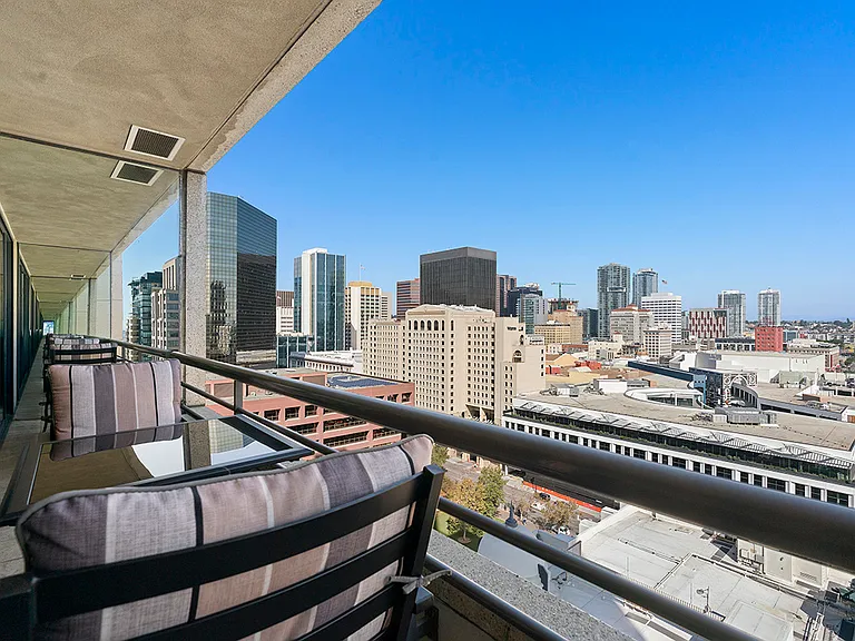 700 Front St #1308 — Photo 9