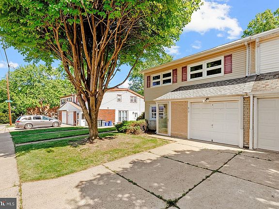 2nd image of 615 Artwood Dr
