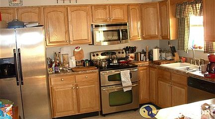 2nd image of 638 Devon St
