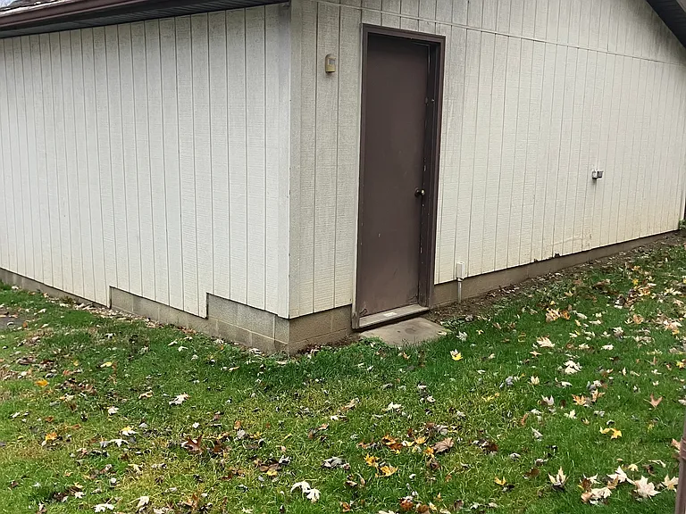 373 Norton Ave — Photo 18