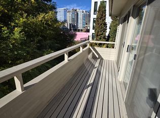 125 108th Ave SE APT 13, Bellevue, WA 98004