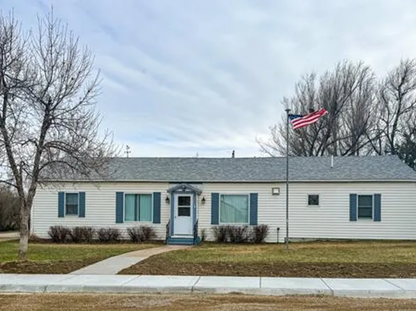 205 Day St, Winifred, MT 59489