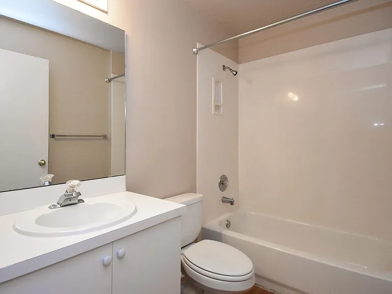 5210 SW 91st Ter #C — Photo 8