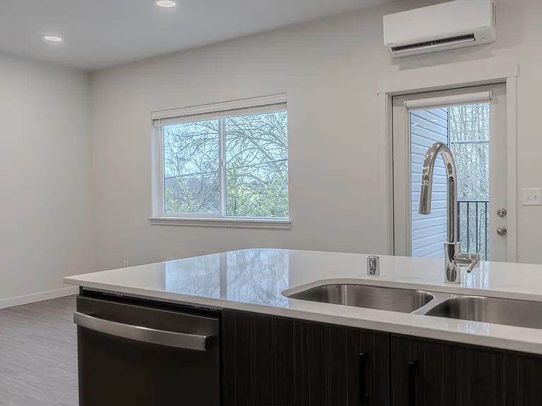 415 SW 20th Ave #2 — Photo 3