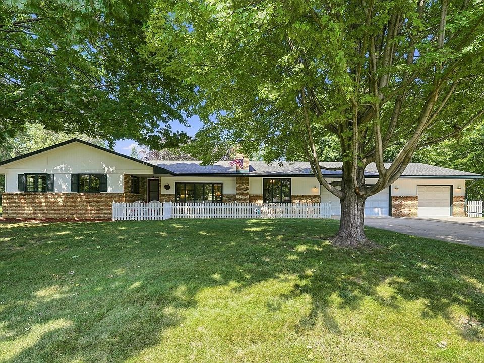 1st image of 12199 Robin Rd N