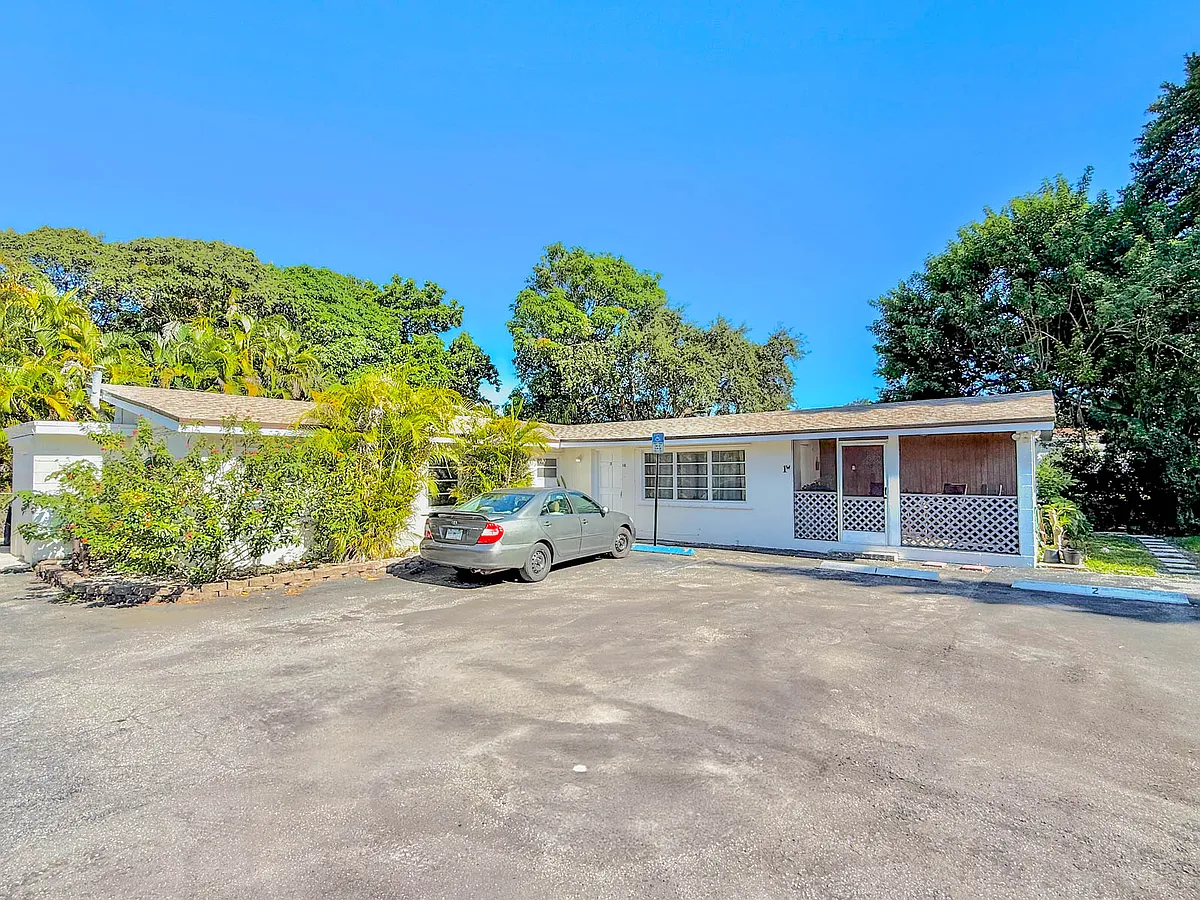 Building Photo - 5824 McKinley St #2