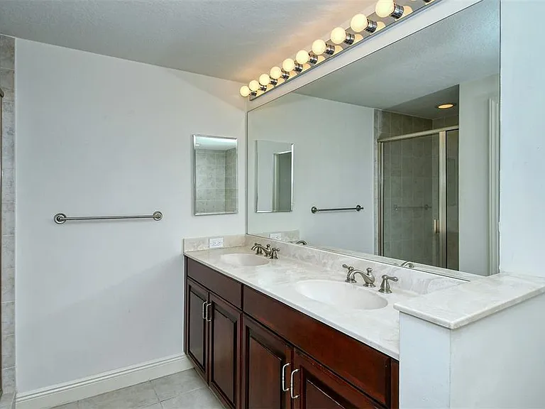 800 N Tamiami Trl #203 — Photo 24