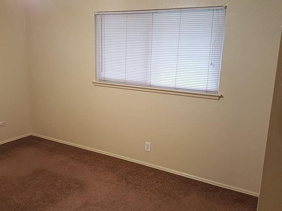 2nd image of 1603 W Sussex Way