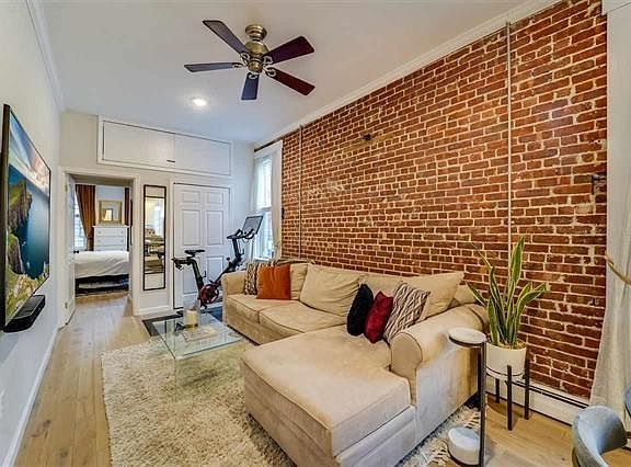 5th image of 841 Willow Ave APT 2-L