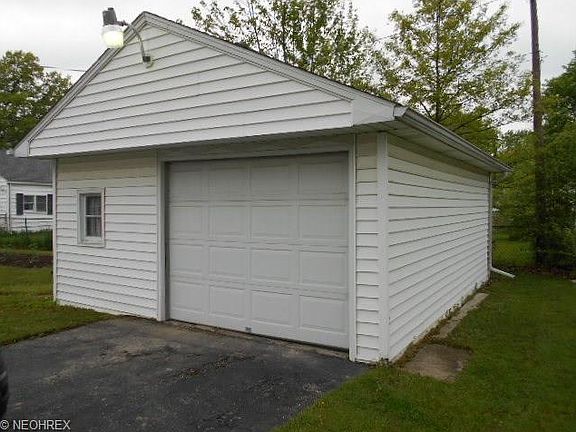 2nd image of 2519 E 40th St