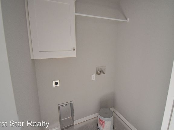 4th image of 103 S Woodsprings Dr